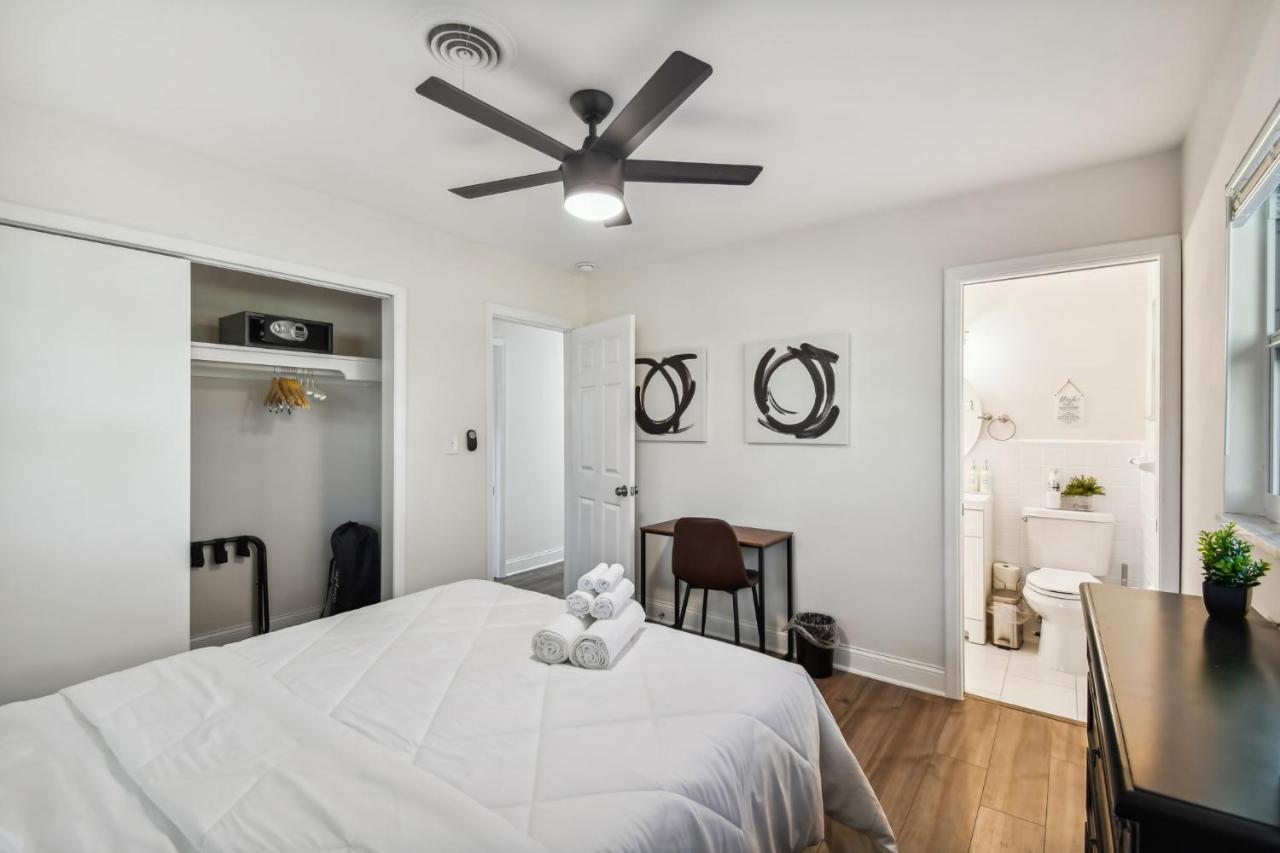 Plush Sheets, Games!, Huge Backyard, Massage Chair Tampa Ngoại thất bức ảnh