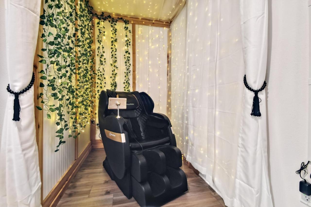 Plush Sheets, Games!, Huge Backyard, Massage Chair Tampa Ngoại thất bức ảnh