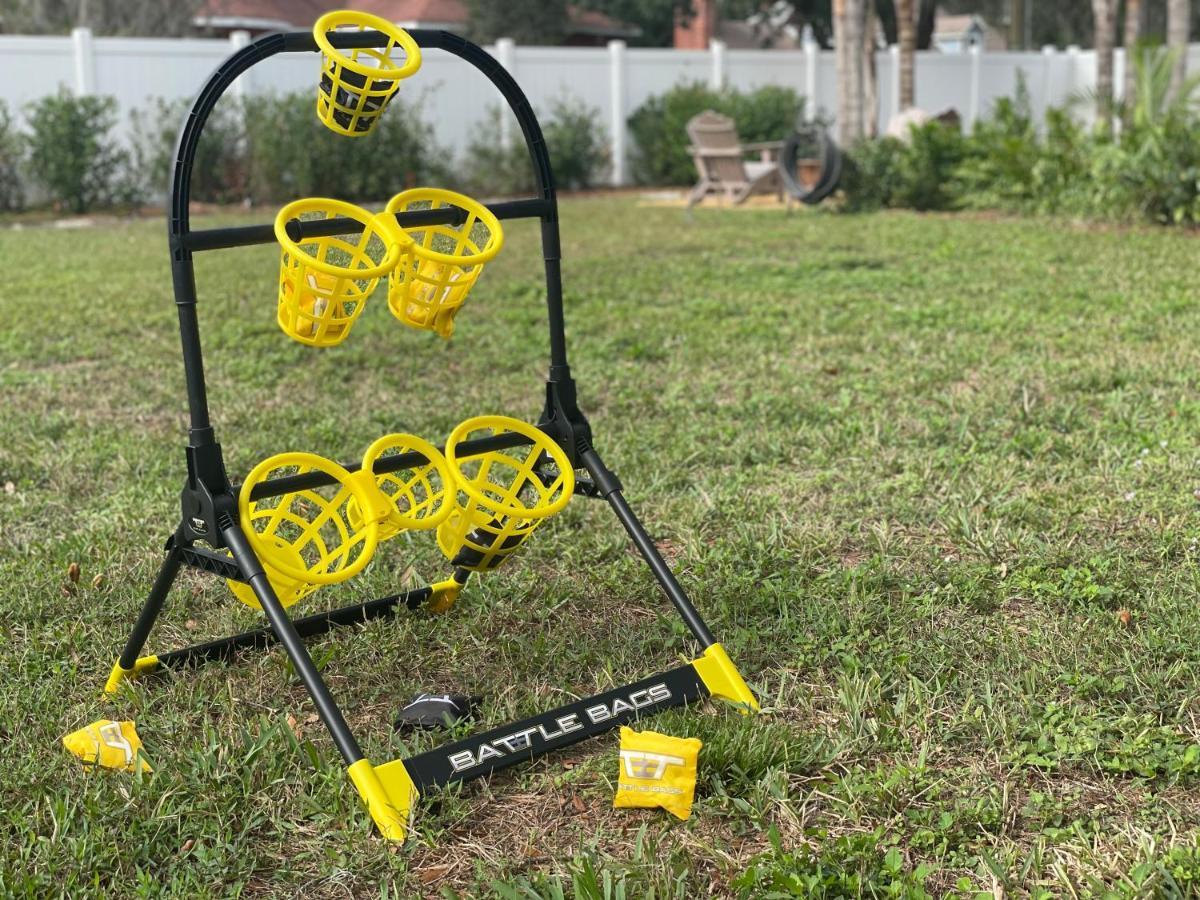 Plush Sheets, Games!, Huge Backyard, Massage Chair Tampa Ngoại thất bức ảnh