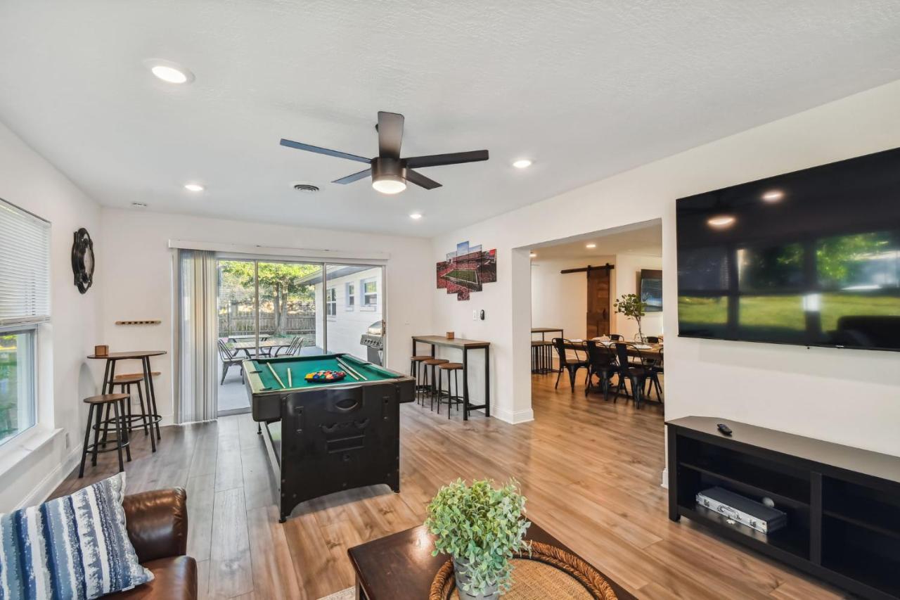 Plush Sheets, Games!, Huge Backyard, Massage Chair Tampa Ngoại thất bức ảnh