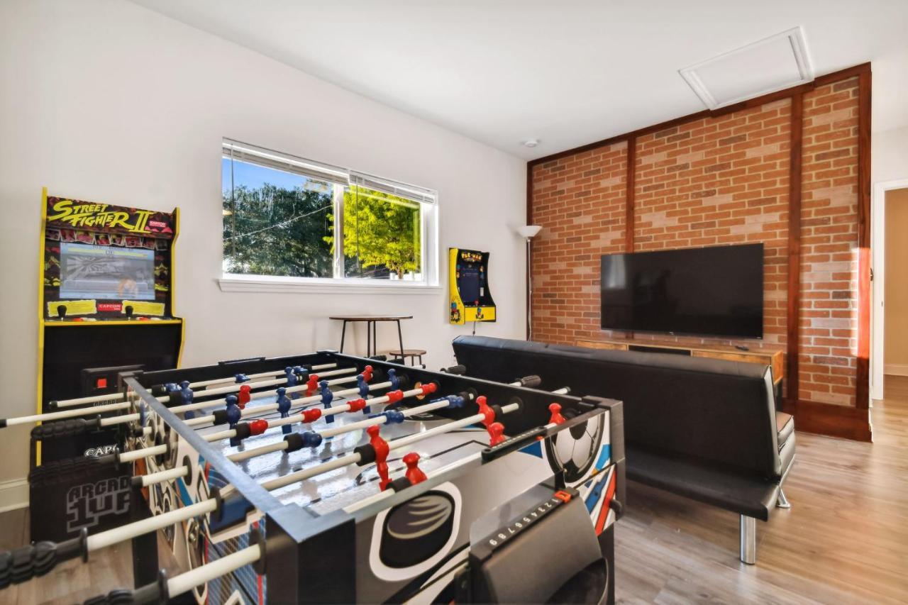 Plush Sheets, Games!, Huge Backyard, Massage Chair Tampa Ngoại thất bức ảnh