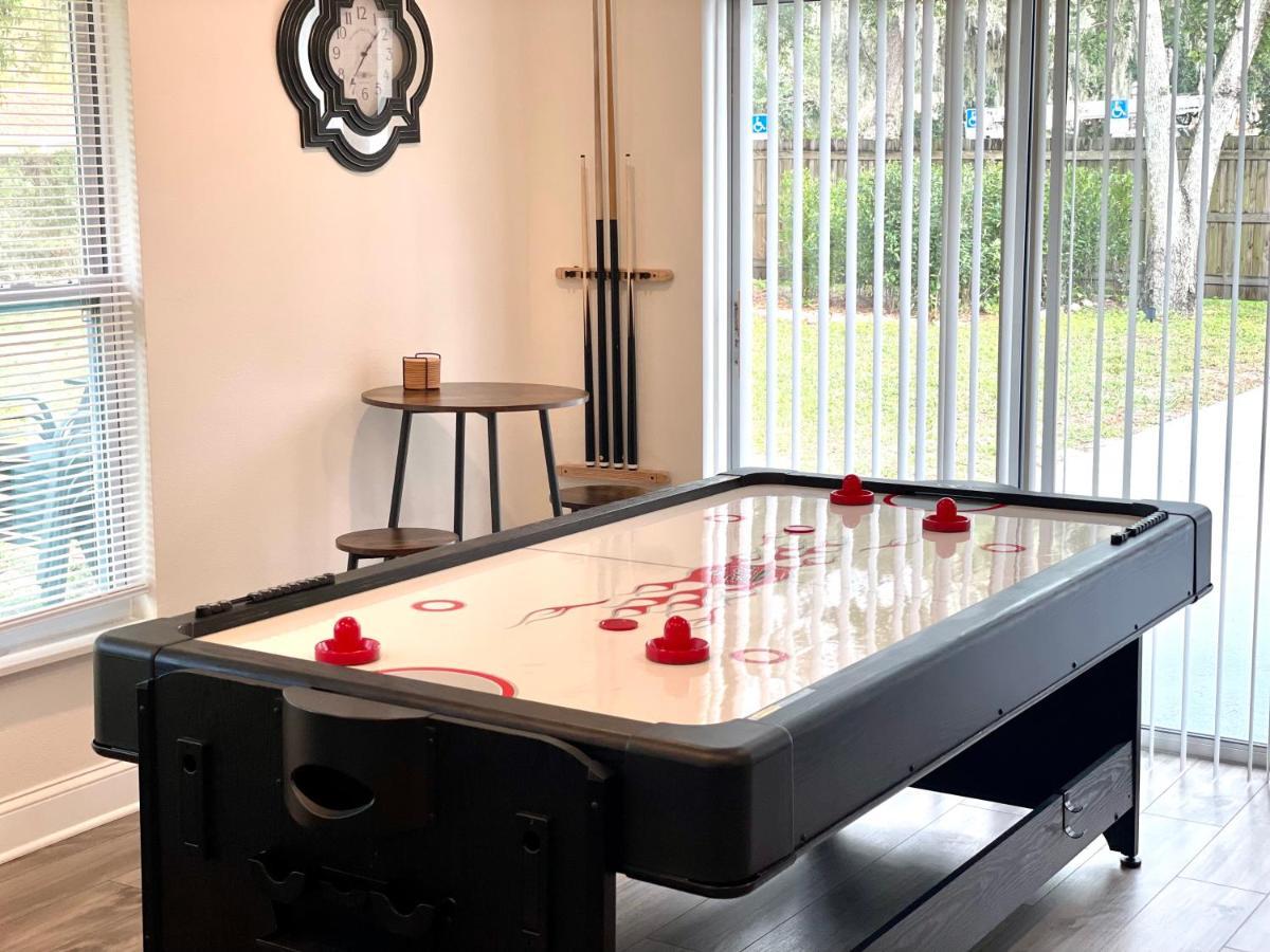 Plush Sheets, Games!, Huge Backyard, Massage Chair Tampa Ngoại thất bức ảnh