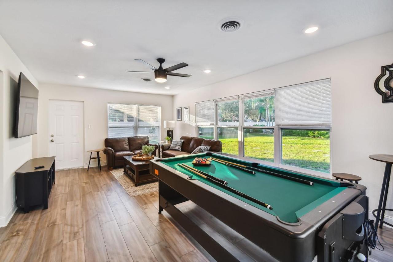 Plush Sheets, Games!, Huge Backyard, Massage Chair Tampa Ngoại thất bức ảnh